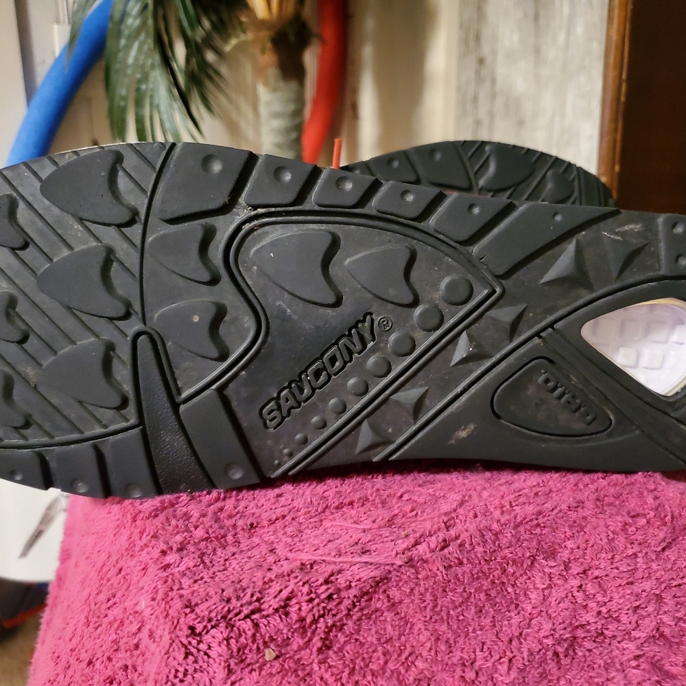 Saucony shoes - Picture 6 of 7